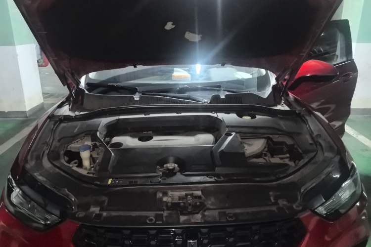 Used Wey VV5 2017 2.0T Ultra-Luxury Version Engine Bay