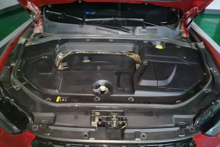 Used Wey VV5 2017 2.0T Flagship Edition Engine Bay