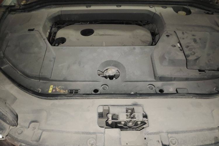 Used Wey VV5 2017 2.0T Flagship Edition Engine Bay
