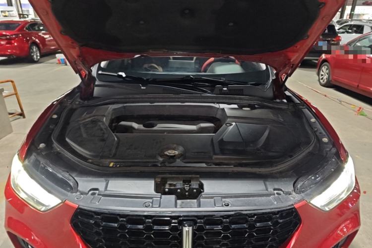 Used Wey VV5 2017 2.0T Flagship Edition Engine Bay