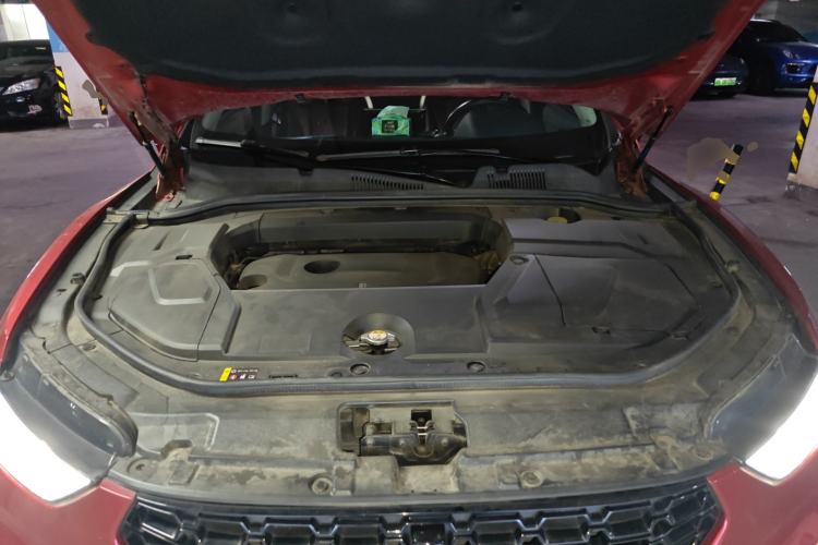 Used Wey VV5 2017 2.0T Flagship Edition Engine Bay