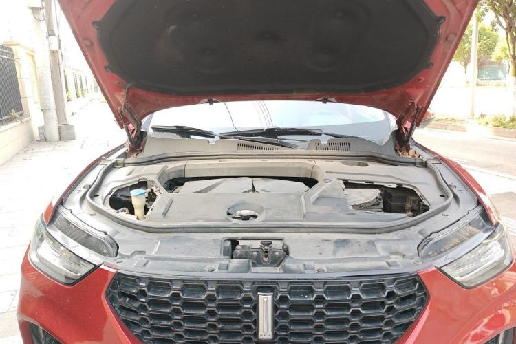 Used Wey VV5 2017 2.0T Flagship Edition Engine Bay