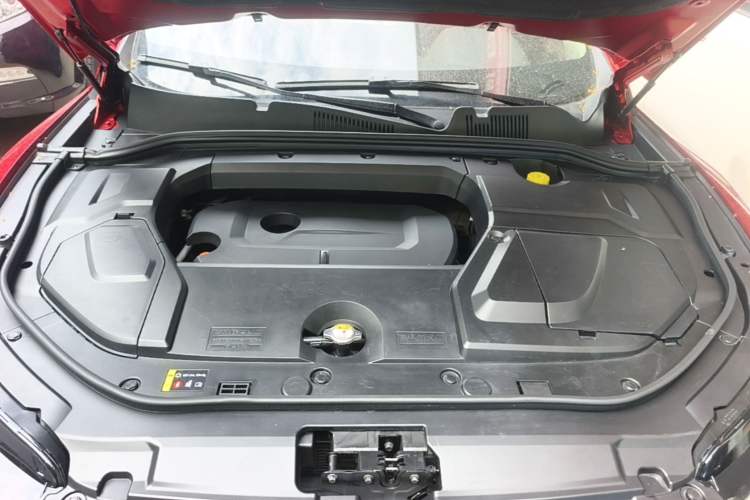 Used Wey VV5 2017 2.0T Flagship Edition Engine Bay