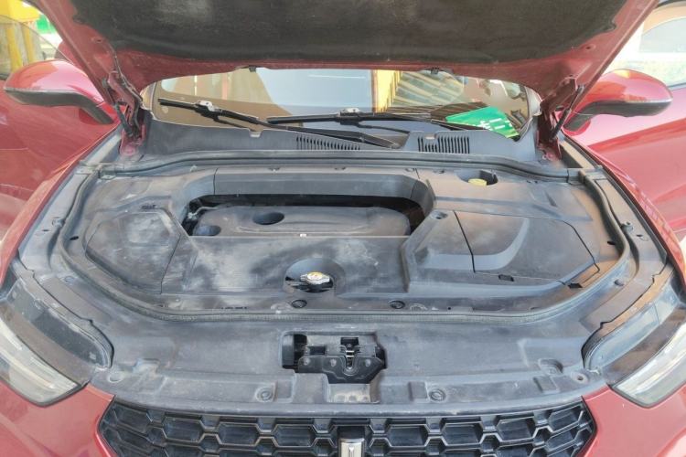 Used Wey VV5 2017 2.0T Ultra-Luxury Version Engine Bay