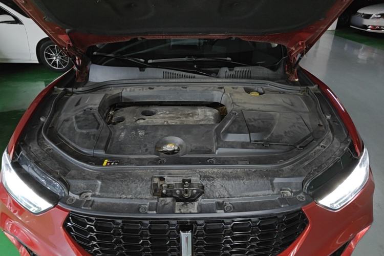 Used Wey VV5 2017 2.0T Flagship Edition Engine Bay