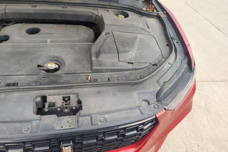 Used Wey VV5 2017 2.0T Flagship Edition Engine Bay Left