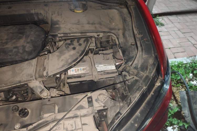 Used Wey VV5 2017 2.0T Flagship Edition Engine Bay Left