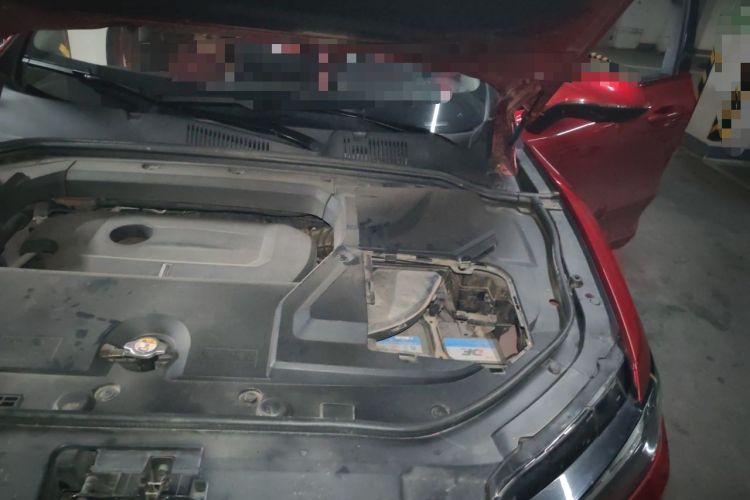Used Wey VV5 2017 2.0T Flagship Edition Engine Bay Left