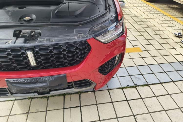 Used Wey VV5 2017 2.0T Flagship Edition Engine Bay Left