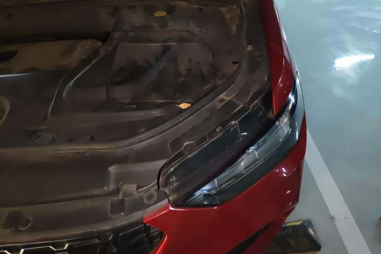 Used Wey VV5 2017 2.0T Ultra-Luxury Version Engine Bay Left