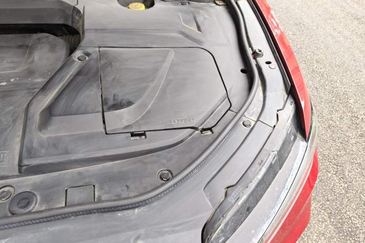 Used Wey VV5 2017 2.0T Flagship Edition Engine Bay Left