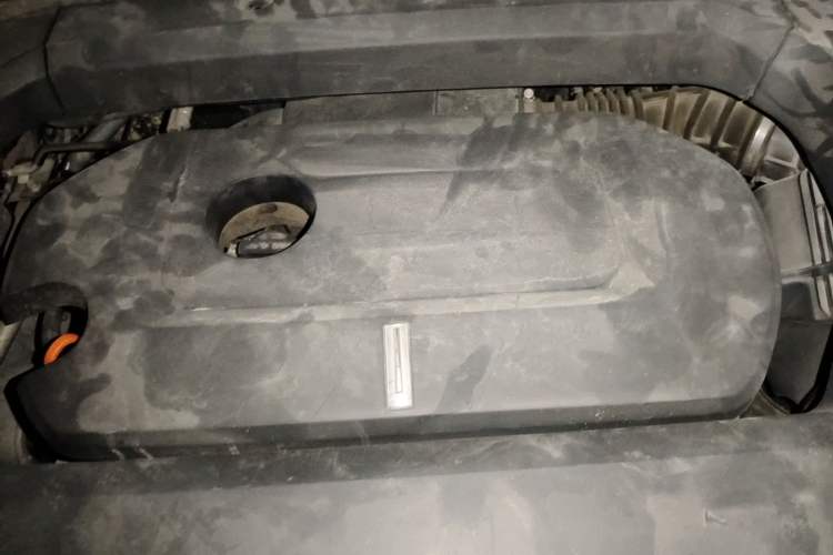 Used Wey VV5 2017 2.0T Flagship Edition Engine Bay
