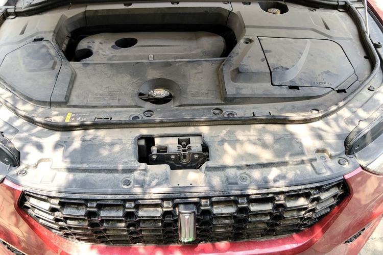 Used Wey VV5 2017 2.0T Ultra-Luxury Version Engine Bay