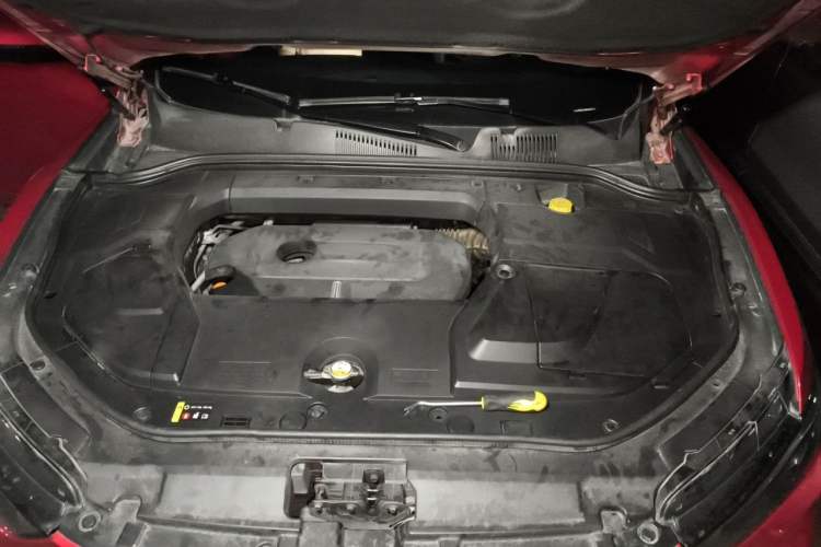 Used Wey VV5 2017 2.0T Flagship Edition Engine Bay