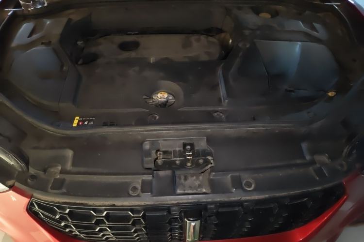 Used Wey VV5 2017 2.0T Ultra-Luxury Version Engine Bay