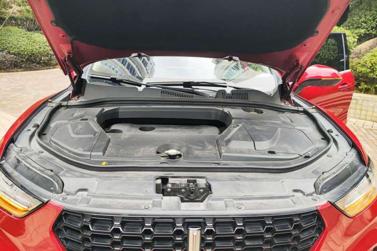 Used Wey VV5 2017 2.0T Ultra-Luxury Version Engine Bay