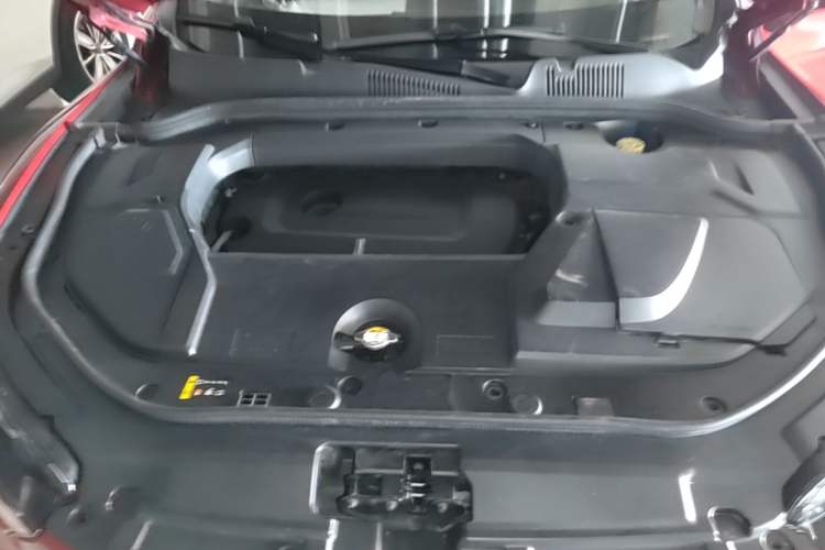 Used Wey VV5 2017 2.0T Ultra-Luxury Version Engine Bay