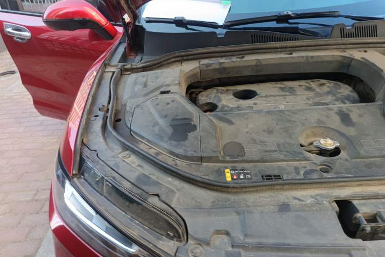Used Wey VV5 2017 2.0T Ultra-Luxury Version Engine Bay Right
