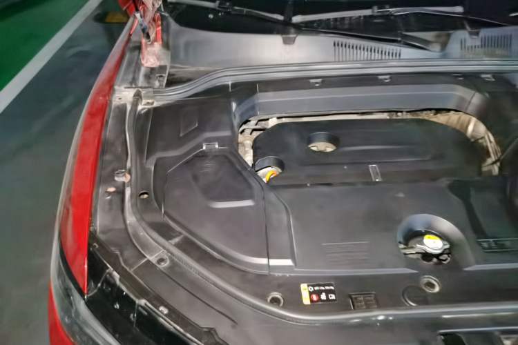 Used Wey VV5 2017 2.0T Flagship Edition Engine Bay Right