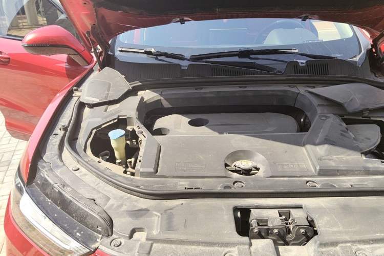 Used Wey VV5 2017 2.0T Ultra-Luxury Version Engine Bay Right