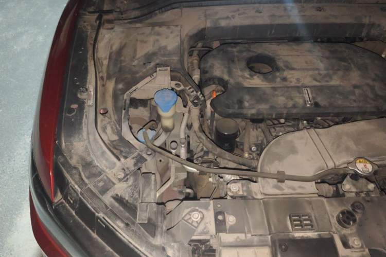 Used Wey VV5 2017 2.0T Flagship Edition Engine Bay Right