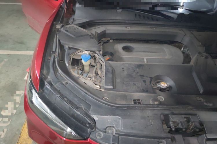 Used Wey VV5 2017 2.0T Flagship Edition Engine Bay Right