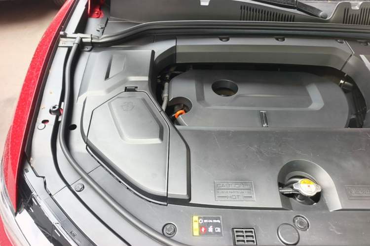 Used Wey VV5 2017 2.0T Flagship Edition Engine Bay Right