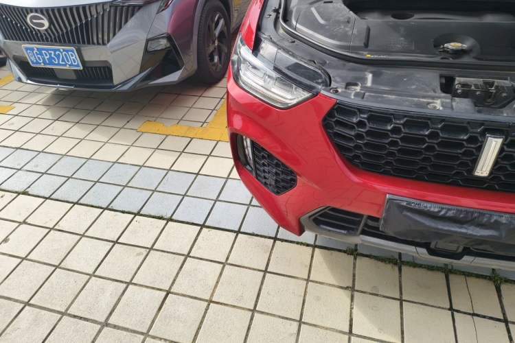Used Wey VV5 2017 2.0T Flagship Edition Engine Bay Right