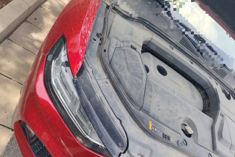 Used Wey VV5 2017 2.0T Flagship Edition Engine Bay Right