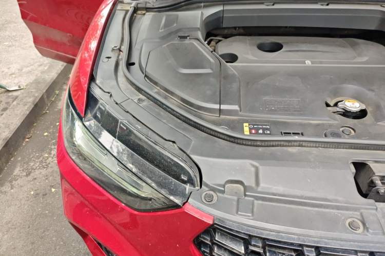 Used Wey VV5 2017 2.0T Flagship Edition Engine Bay Right
