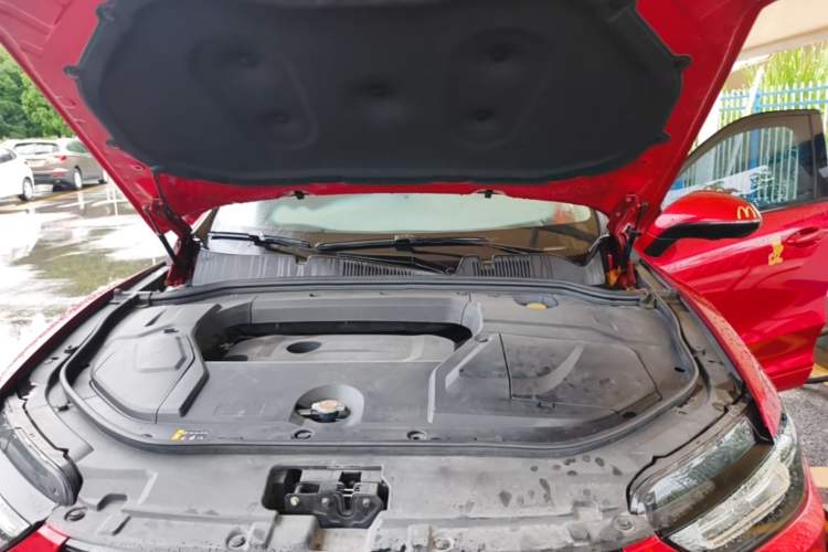 Used Wey VV5 2017 2.0T Ultra-Luxury Version Engine Bay