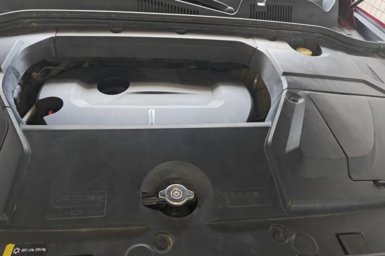 Used Wey VV5 2017 2.0T Flagship Edition Engine Bay