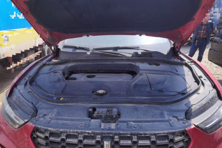 Used Wey VV5 2017 2.0T Flagship Edition Engine Bay