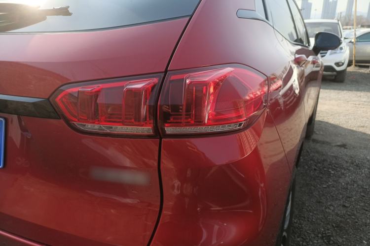 Used Wey VV5 2017 2.0T Ultra-Luxury Version Exterior 3