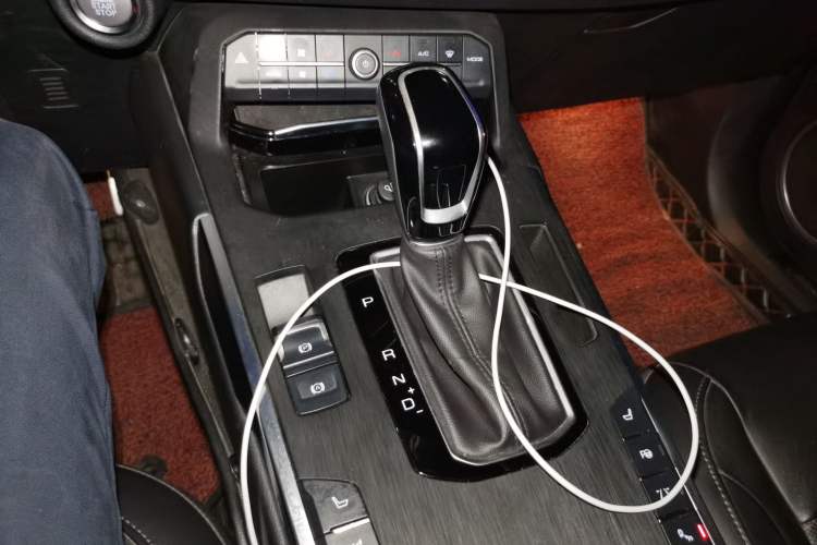 Used Wey VV5 2017 2.0T Flagship Edition Gear Lever