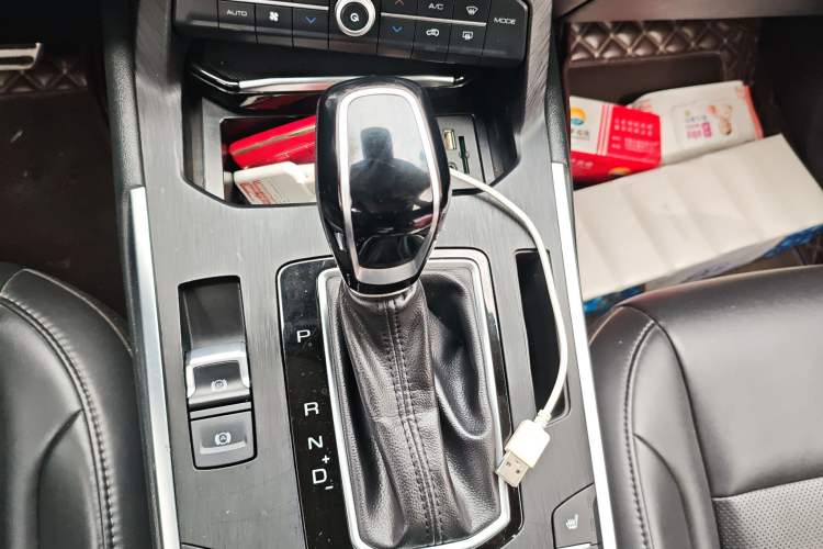 Used Wey VV5 2017 2.0T Ultra-Luxury Version Gear Lever