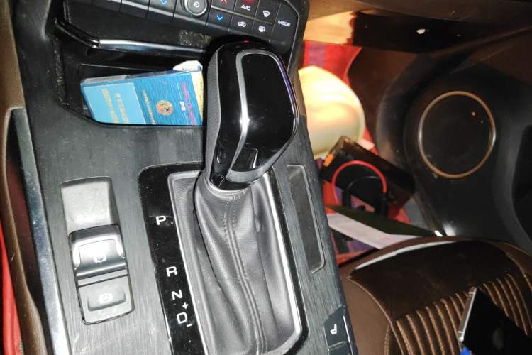 Used Wey VV5 2017 2.0T Flagship Edition Gear Lever