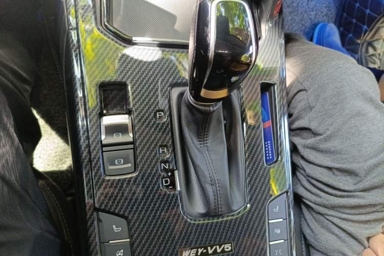Used Wey VV5 2017 2.0T Flagship Edition Gear Lever