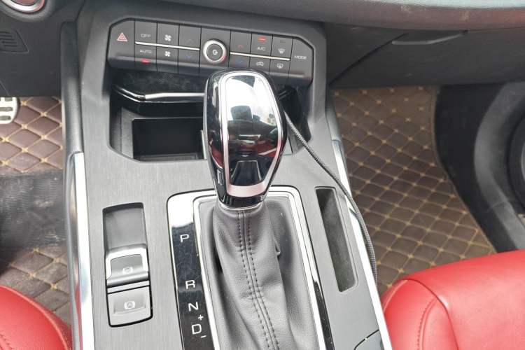 Used Wey VV5 2017 2.0T Flagship Edition Gear Lever
