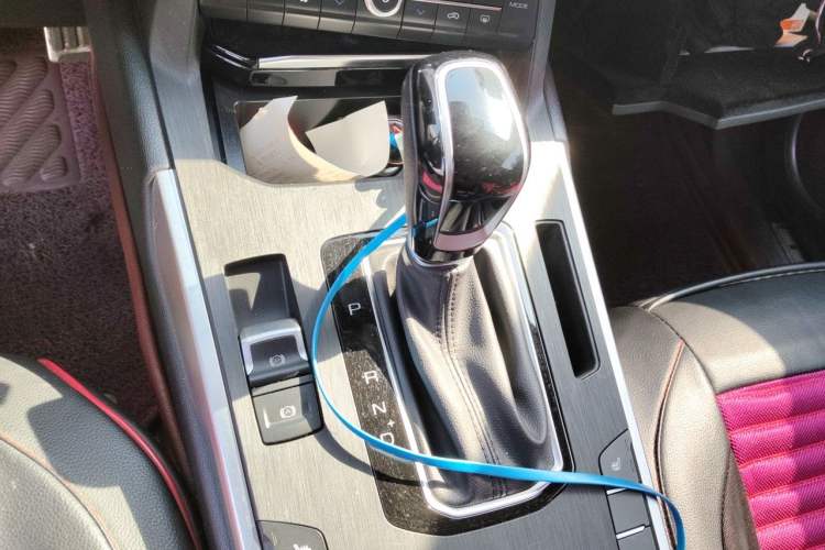Used Wey VV5 2017 2.0T Ultra-Luxury Version Gear Lever