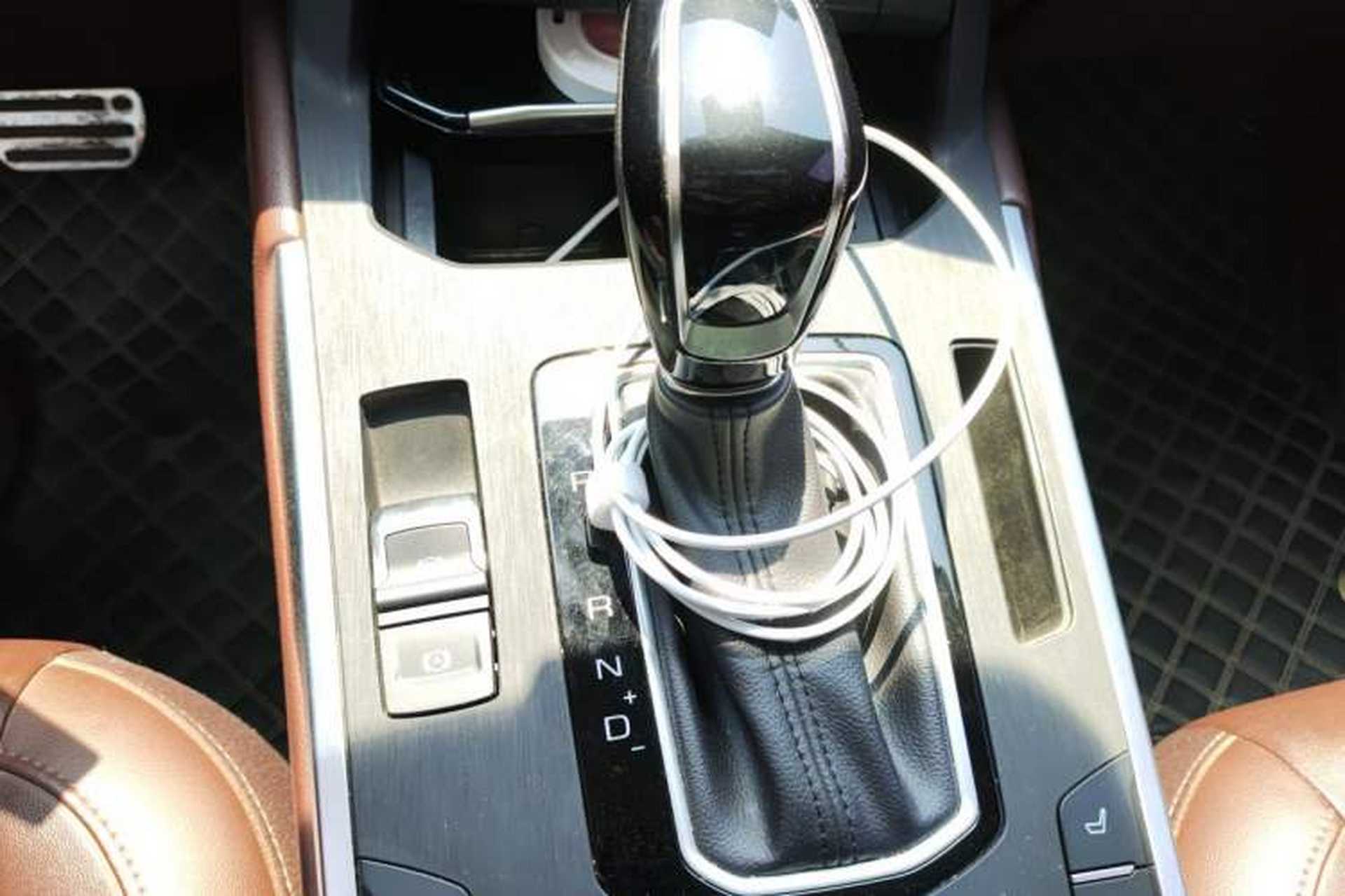 Used Wey VV5 2017 2.0T Flagship Edition Gear Lever