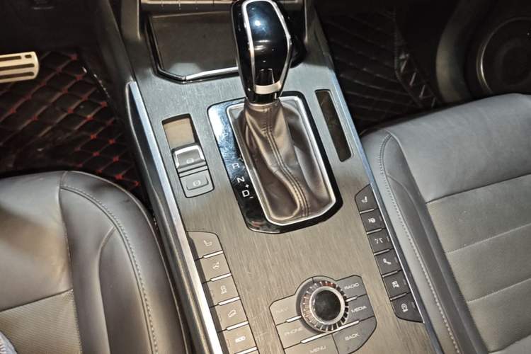 Used Wey VV5 2017 2.0T Flagship Edition Gear Lever