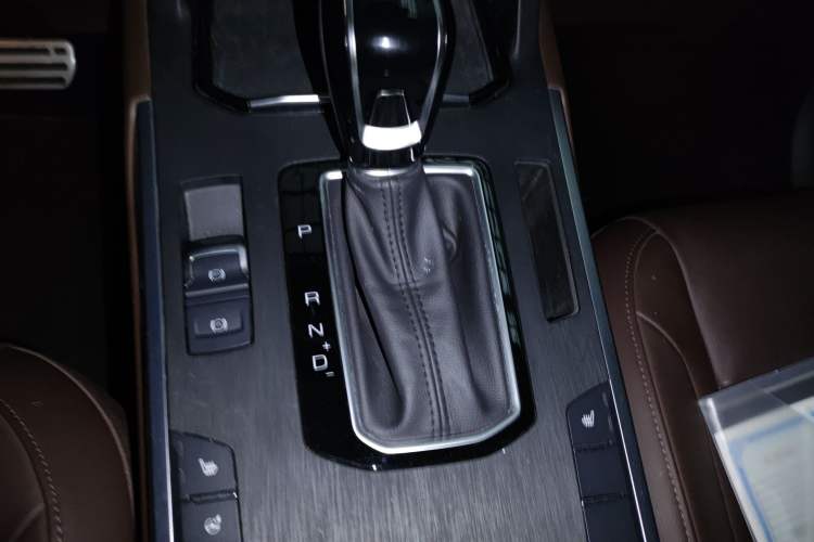 Used Wey VV5 2017 2.0T Ultra-Luxury Version Gear Lever