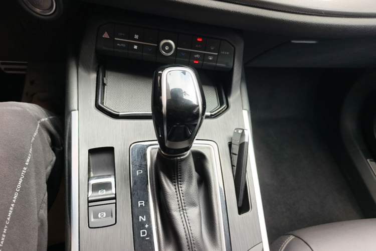 Used Wey VV5 2017 2.0T Flagship Edition Gear Lever