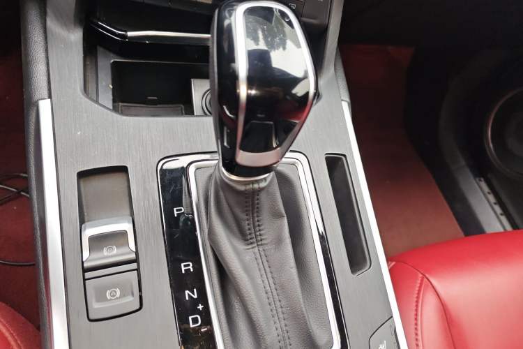 Used Wey VV5 2017 2.0T Ultra-Luxury Version Gear Lever