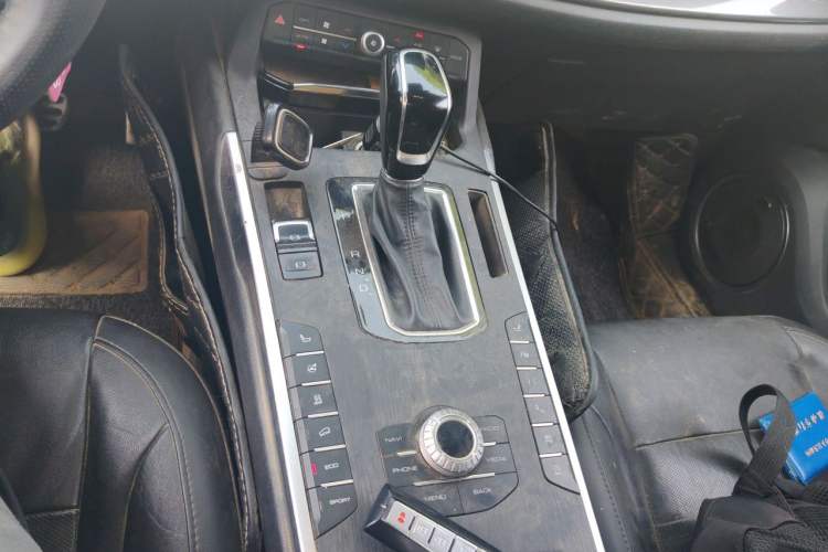 Used Wey VV5 2017 2.0T Flagship Edition Gear Lever