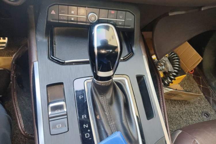 Used Wey VV5 2017 2.0T Ultra-Luxury Version Gear Lever