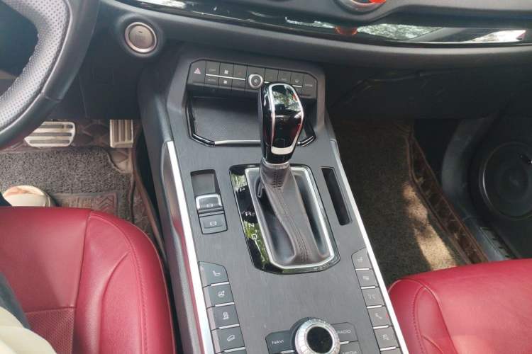 Used Wey VV5 2017 2.0T Flagship Edition Gear Lever