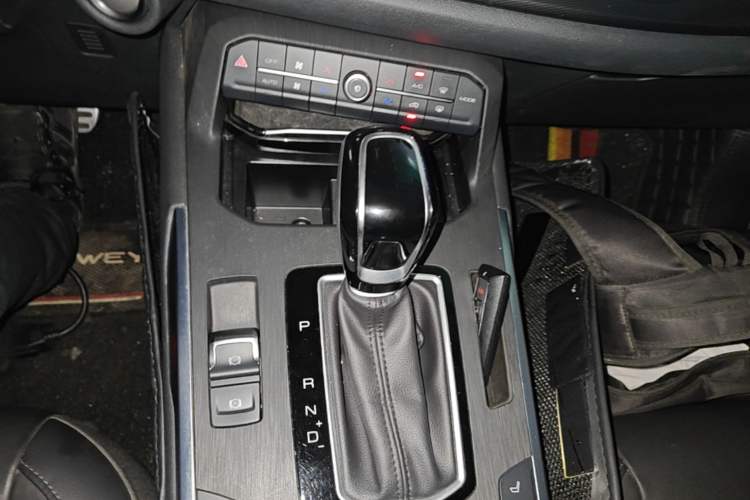 Used Wey VV5 2017 2.0T Flagship Edition Gear Lever