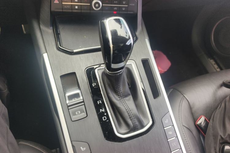 Used Wey VV5 2017 2.0T Flagship Edition Gear Lever